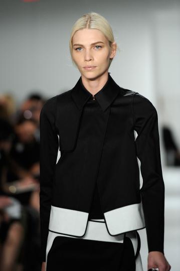 Тенденции пролет/лято 2012 - черно&бяло - снимка 41