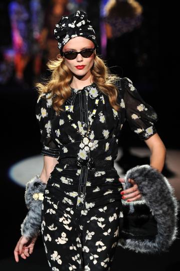 Тенденции пролет/лято 2012 - черно&бяло - снимка 34