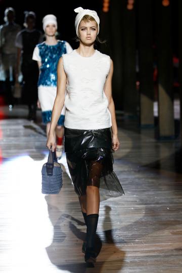 Тенденции пролет/лято 2012 - черно&бяло - снимка 8