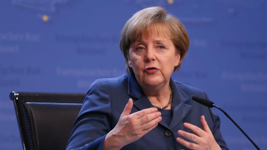 Меркел пострада при ски инцидент, отменя среща