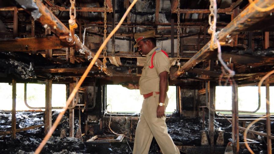 Отново се запали индийски влак, има жертви