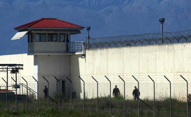 Гърция ще строи по-строг затвор за терористи