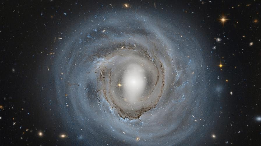 "Хъбъл" разкри най-старите галактики във Вселената